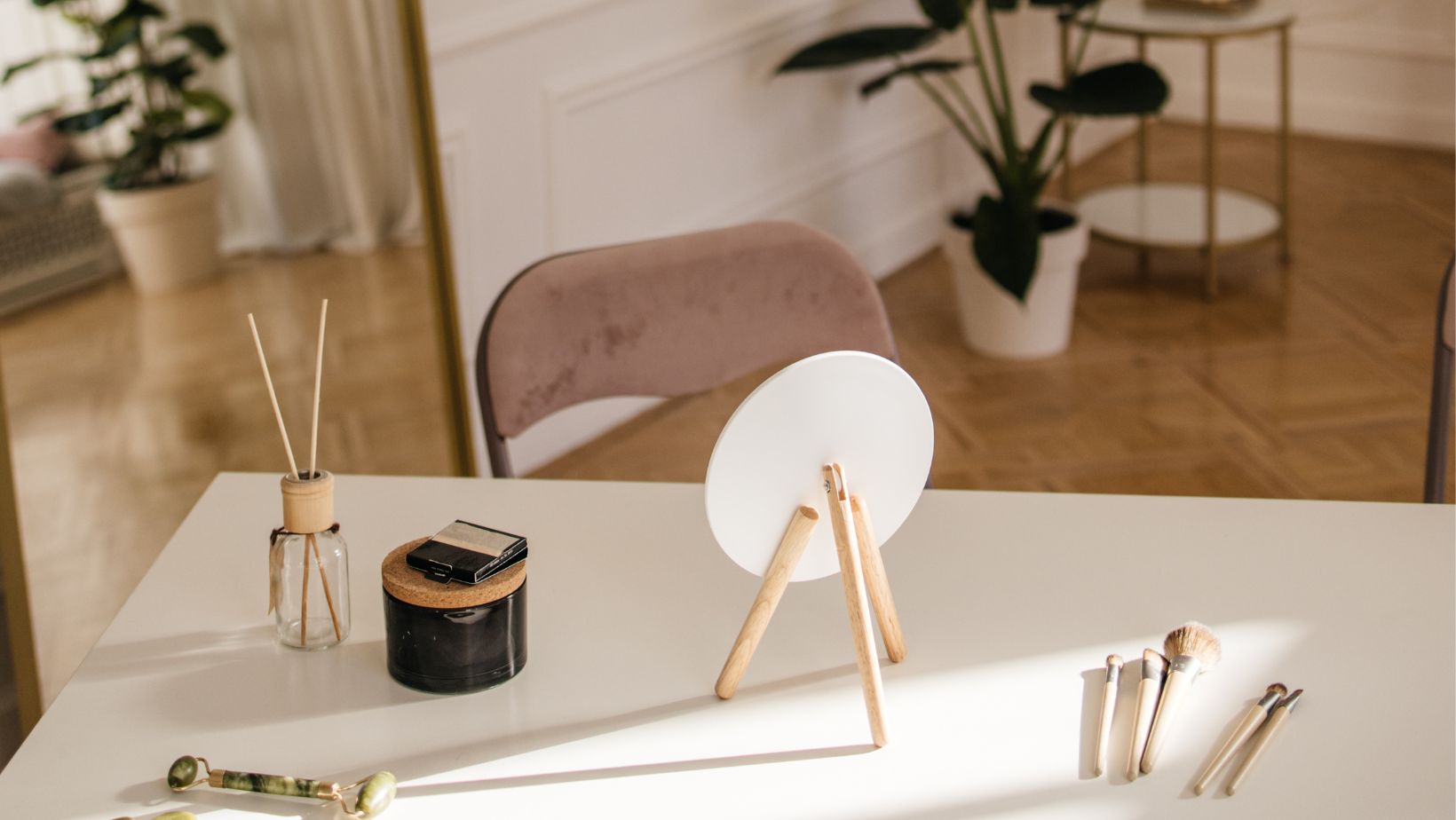 Ljus och stil: Skapa skönhetshörnan i dina drömmar hemma