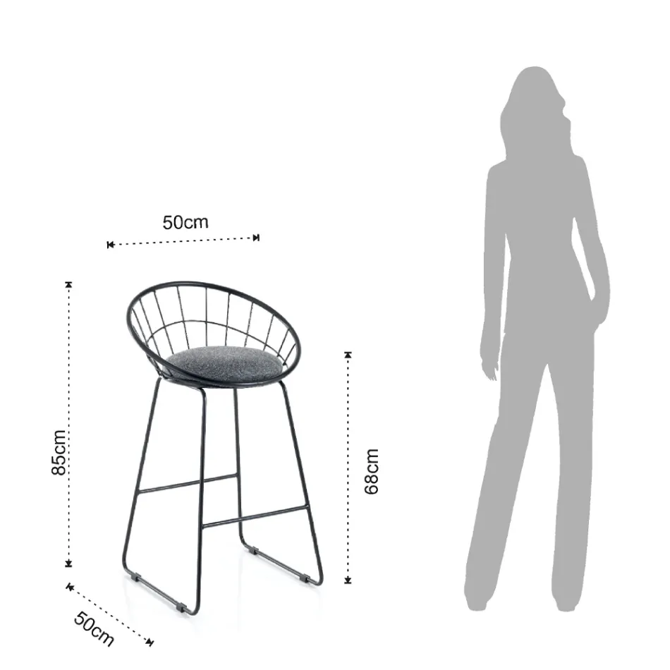 2 vadderade pallar och stålkonstruktion i olika ytbehandlingar - Torio Viadurini