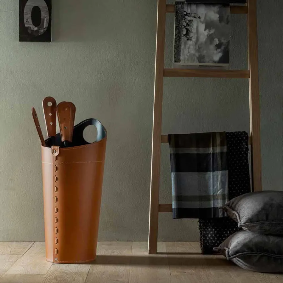 Eldstadstillbehör med Nilar läderhållare, modern design Viadurini