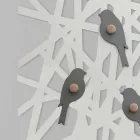 Väggrockställ i färgat trä med modern design - Alberuccell Viadurini