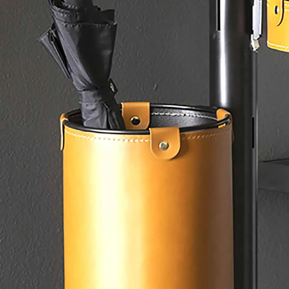 Läderhängare i modern design i tillverkad i Italien Läder - Adelfo Viadurini