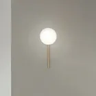 Vägglampa med LED i guldmålad metall och blåst glas - Ailanto Viadurini