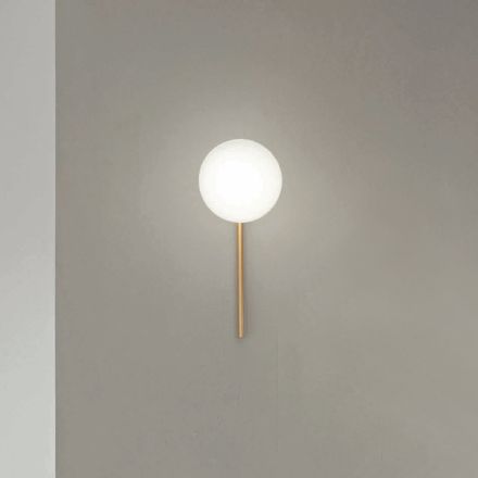 Vägglampa med LED i guldmålad metall och blåst glas - Ailanto Viadurini