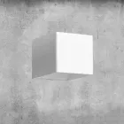 Vägglampa i mässing och gips tillverkad i Italien - Cubetto Aldo Bernardi Viadurini