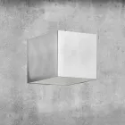 Vägglampa i mässing och gips tillverkad i Italien - Cubetto Aldo Bernardi Viadurini