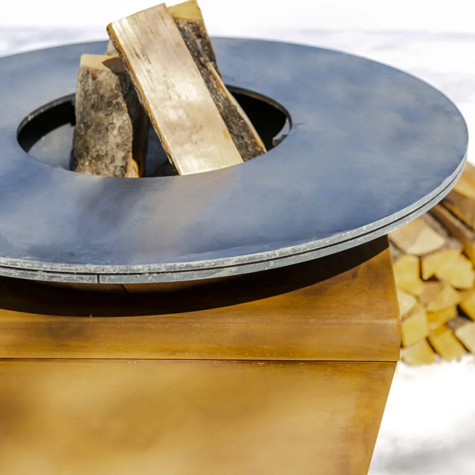 Träbrännbarbecue med kokplatta och vedhållaravdelning - Ferran Viadurini