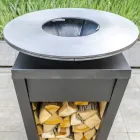 Träbrännbarbecue med kokplatta och vedhållaravdelning - Ferran Viadurini