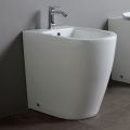 Enkelhålsbidé med förskjutet avlopp i keramik med modern design - Oleandro 
