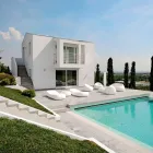 Design utomhus schäslong i vit polyeten Tillverkad i Italien - Ervin Viadurini