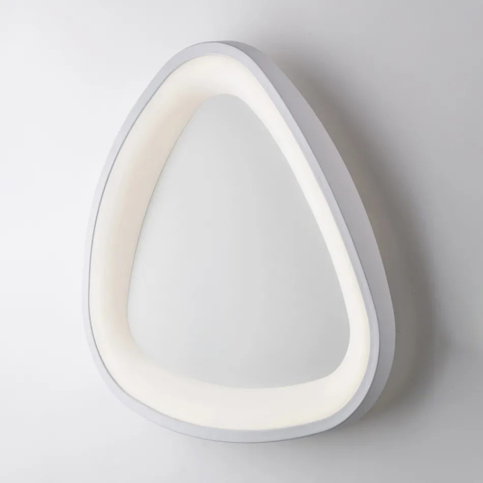 Voyager, en sofistikerad italiensktillverkad lampa i glas och metall. Viadurini