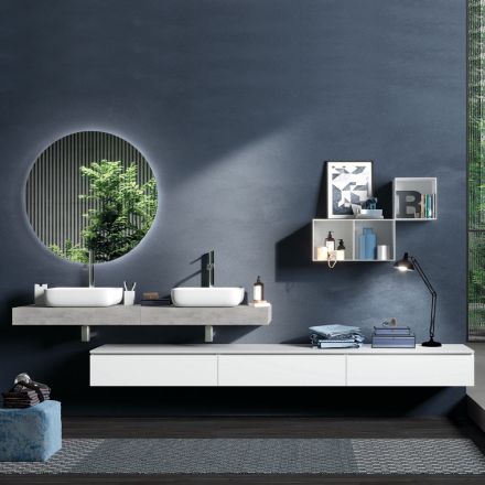 Betongfärg och matt vit badrumskomposition med tvättställ, spegel och bas - Palom Viadurini
