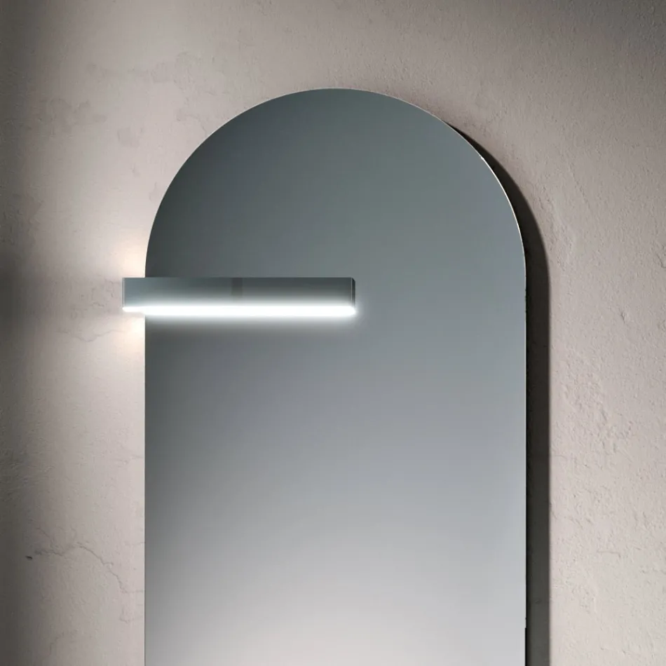 Badrumskomposition med låda, handfat, spegel, väggskåp och hyllplan - Elios Viadurini