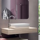 Badrumskomposition med formad spegel och tvättställ Tillverkad i Italien - Palom Viadurini