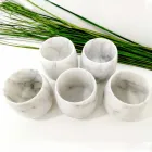 Sammansättning av 2 glas i vit Carrara-marmor Tillverkad i Italien - Dolla Viadurini