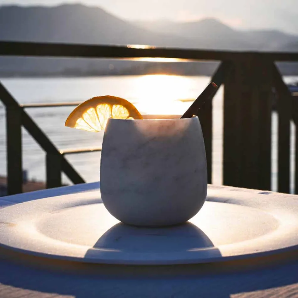 Sammansättning av 2 glas i vit Carrara-marmor Tillverkad i Italien - Dolla Viadurini