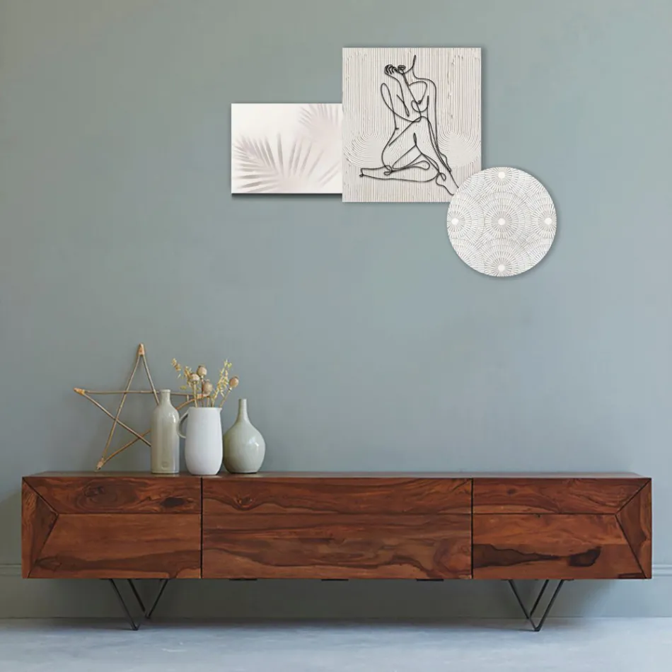 Sammansättning av 3 paneler med stilisering av en kvinna tillverkad i Italien - Kaori Viadurini