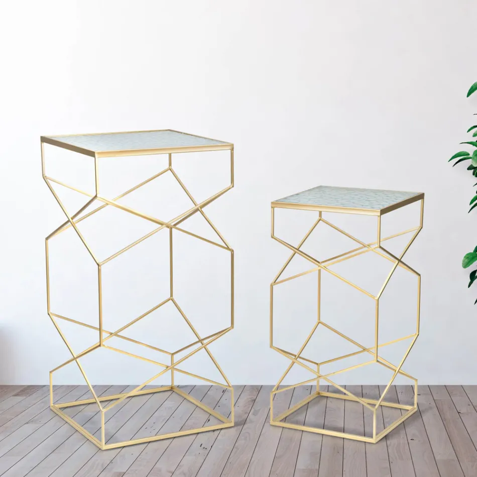 Ett par fyrkantiga telefonbord i gyllene järn- och glasskiva - Pope Viadurini