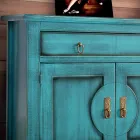 Skänk med 3 dörrar och 3 lådor i olika ytbehandlingar tillverkad i Italien - Ganesha Viadurini