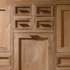 Massiv teakskänk med 3 dörrar och 8 lådor - Quan Viadurini