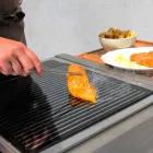 Modernt utomhusträdgårdskök på trä- och stålhjul - Buoncalliope Viadurini