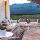 3-sits soffa utomhus i vita eller svarta kuddar av aluminium och blått - Cynthia Viadurini