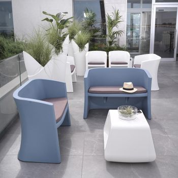 2-sits trädgårdssoffa i färgad polyeten Tillverkad i Italien - Gomez
