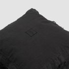 Fyrkantigt kuddfodral i svart tungt linne och spetsar tillverkat i Italien - Matero Viadurini