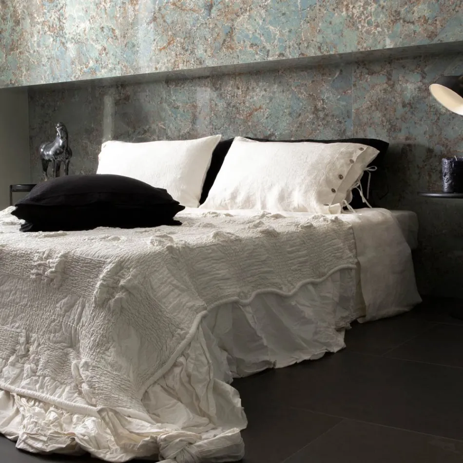 Rektangulärt säng örngott i vitt eller svart linne med knappar och snören - Agora Viadurini