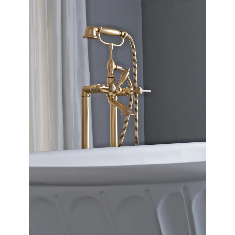 Golvstående badkarsenhet med handdusch och flexibel slang Made in Italy - Milano Viadurini