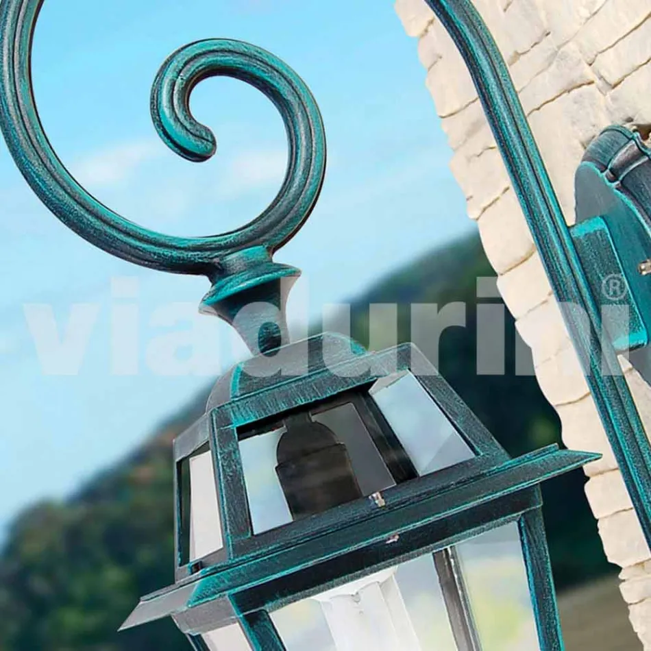 Kristel, en aluminiumslampa i trädgården i Italien Viadurini