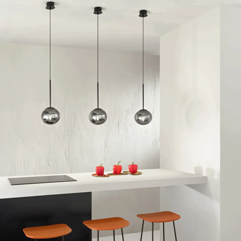 Hänglampa i målad metall och blåst glas - Ailanto Viadurini