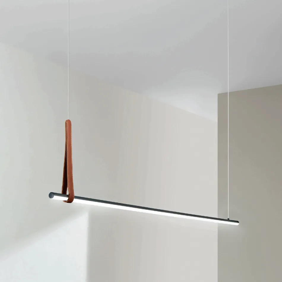 Horisontell upphängningslampa i metall och ekologisk läder detalj - Cypress Viadurini