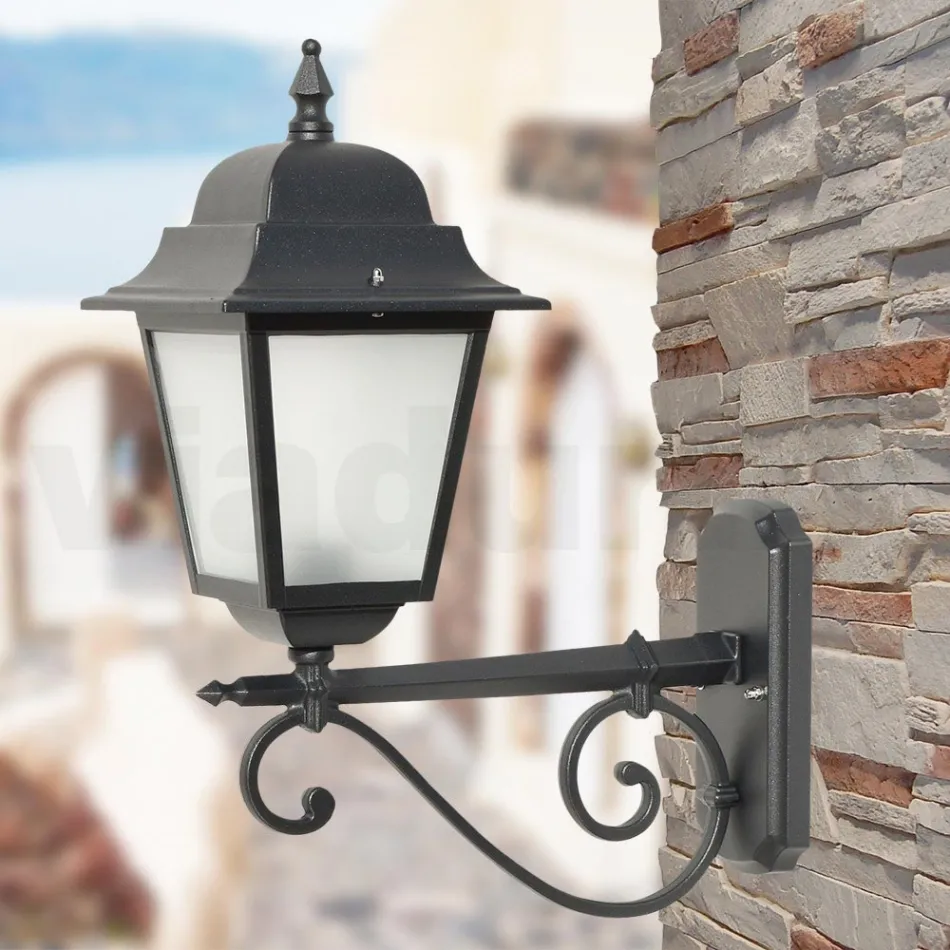 Lampa med pressgjuten aluminium och glasstruktur Tillverkad i Italien - Scintilla Viadurini