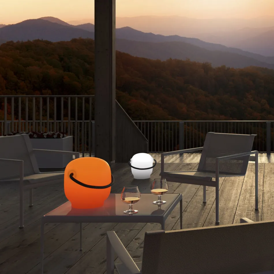 Trädgårdslampa i polyeten med handtag tillverkad i Italien - Galicien Viadurini