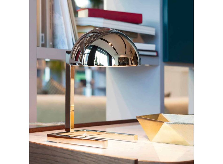 Bordslampa i mässing med guld- eller palladiumfinish tillverkad i Italien - Adana Viadurini