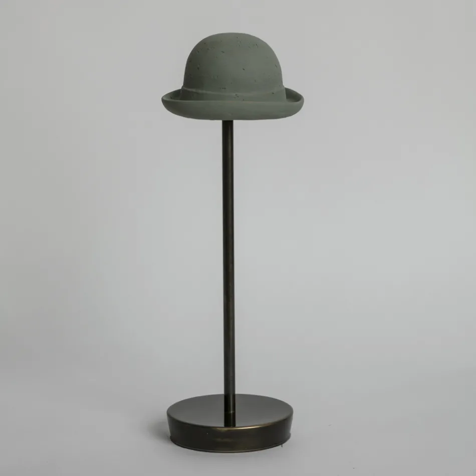 Uppladdningsbar och tippbar bordslampa från Magnet - Bombetta Viadurini