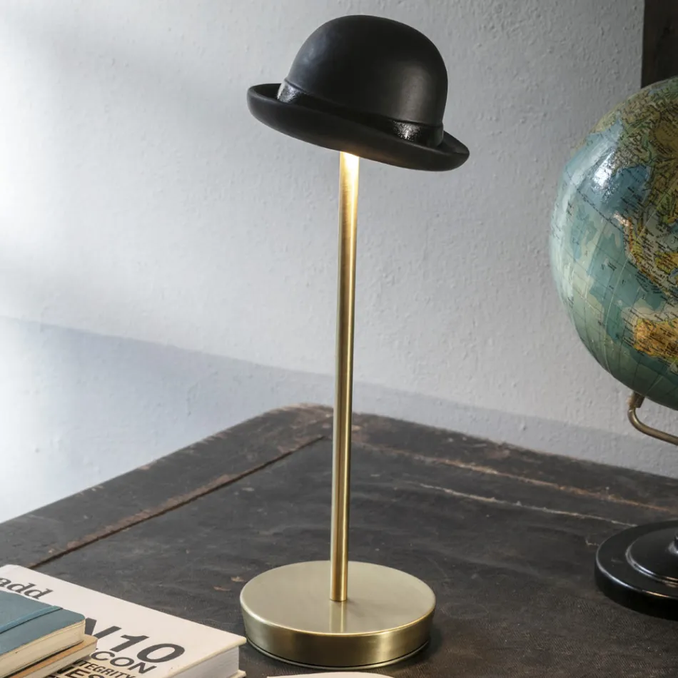 Uppladdningsbar och tippbar bordslampa från Magnet - Bombetta Viadurini