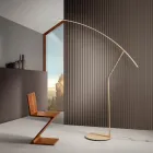 Golvlampa i metall målad i olika färger och dimbar LED - lönn Viadurini