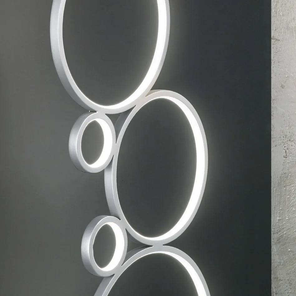 Modern LED-golvlampa i guld- eller silvermålad metall - Punto Viadurini