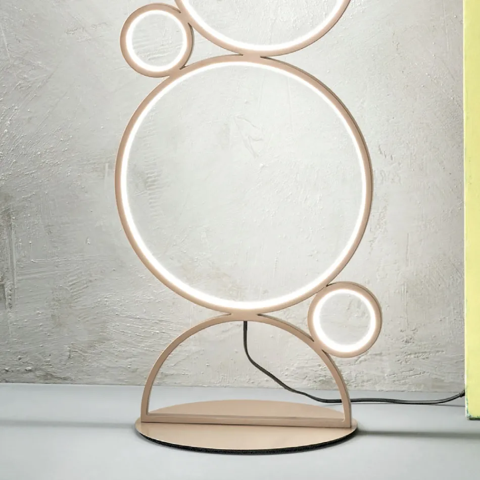 Modern LED-golvlampa i guld- eller silvermålad metall - Punto Viadurini