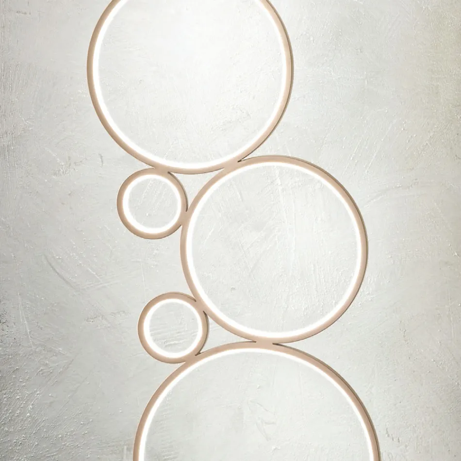 Modern LED-golvlampa i guld- eller silvermålad metall - Punto Viadurini