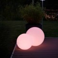 Flerfärgad golvlampa i vit polyeten, rund design - Globostar