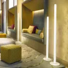 Slide Flux tunn golvlampa i metakrylat producerad i Italien Viadurini