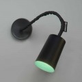 Väggmonterad hartslampa In-es.artdesign Färg med en modern svart tavla