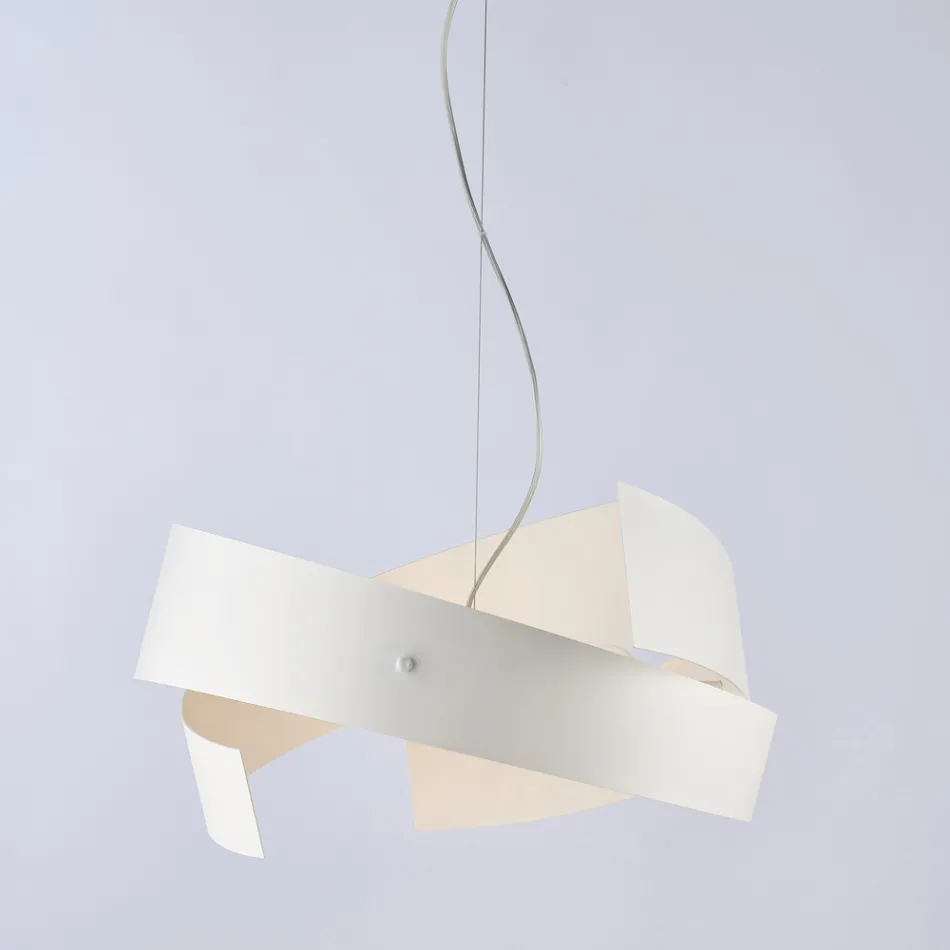 Asteroide: En ljuskrona i svart metall och glas för moderna utrymmen. Viadurini