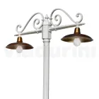 Lyktstolpe 2 lampor i vintagestil i aluminium och mässing Tillverkad i Italien - Adela Viadurini