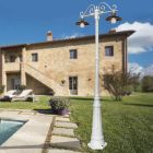 Lyktstolpe 2 lampor i vintagestil i aluminium och mässing Tillverkad i Italien - Adela Viadurini