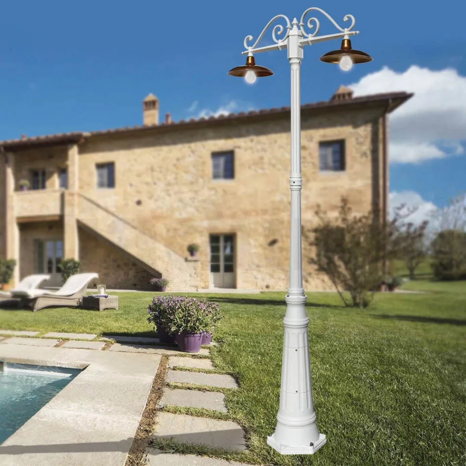 Lyktstolpe 2 lampor i vintagestil i aluminium och mässing Tillverkad i Italien - Adela Viadurini