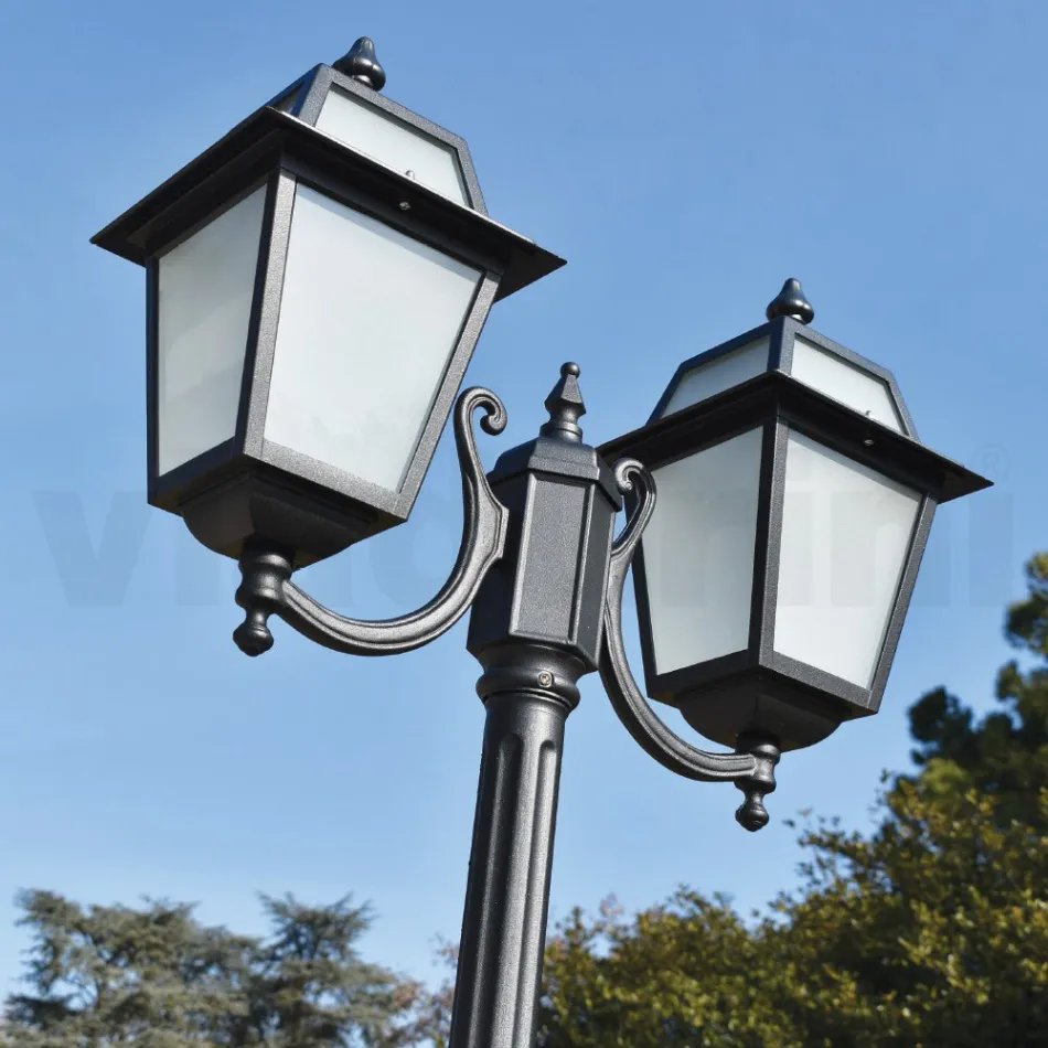 Trädgårdslyktstolpe 238 cm hög i antracitaluminium och sandblästrat glas - Elric Viadurini