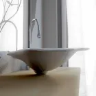 Modernt design handfat i form av ett Faruglium blad Viadurini